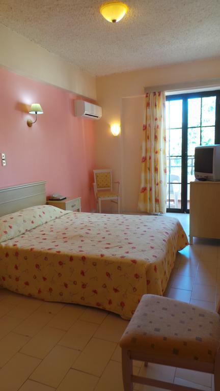 Hotel Seven Stars Karpathos Esterno foto