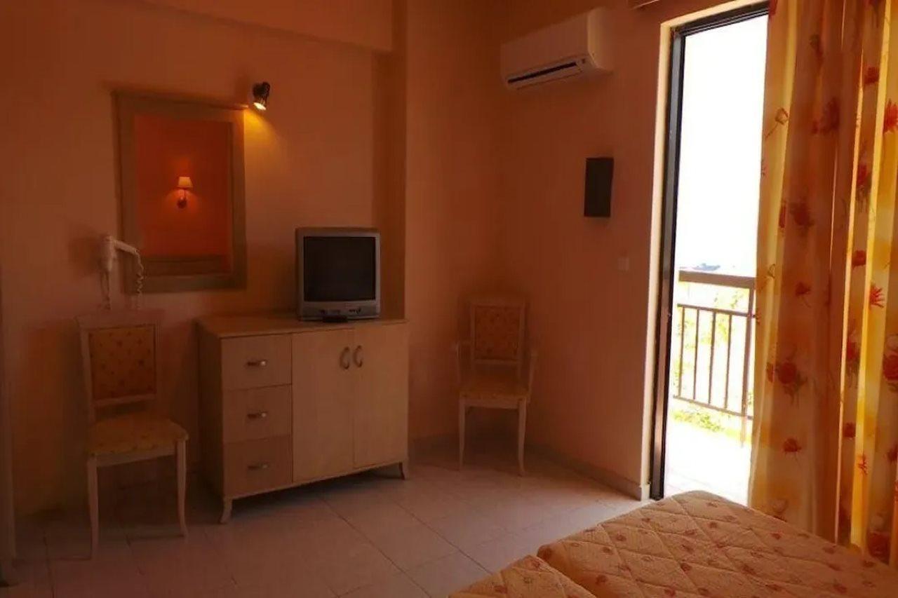 Hotel Seven Stars Karpathos Esterno foto