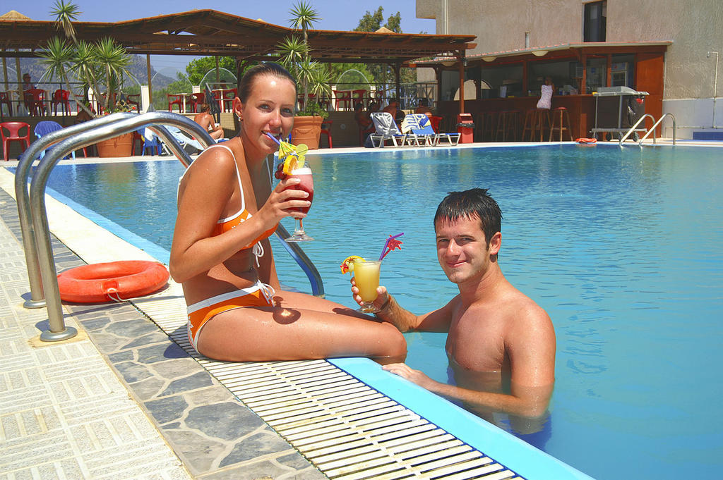 Hotel Seven Stars Karpathos Esterno foto